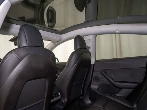 Used 2020 Tesla Model Y Long Range image 10