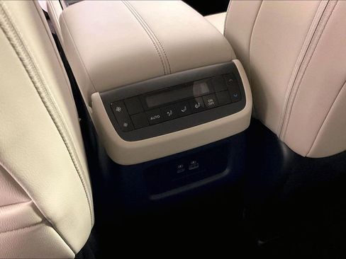 Certified 2025 Nissan Pathfinder SL image 33