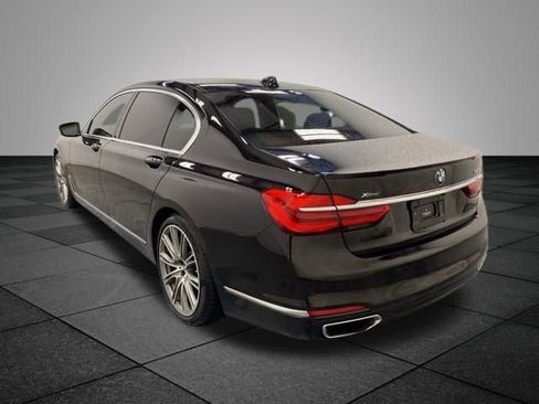 Used 2018 BMW 750i xDrive image 4