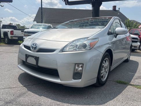 Used 2011 Toyota Prius Three w/ Solar Roof Pkg FWD image 1