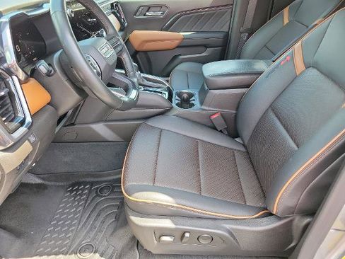 Used 2023 GMC Canyon AT4 w/ AT4 Premium Package AWD/4WD image 12