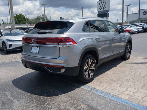 Used 2024 Volkswagen Atlas Cross Sport SE FWD image 4