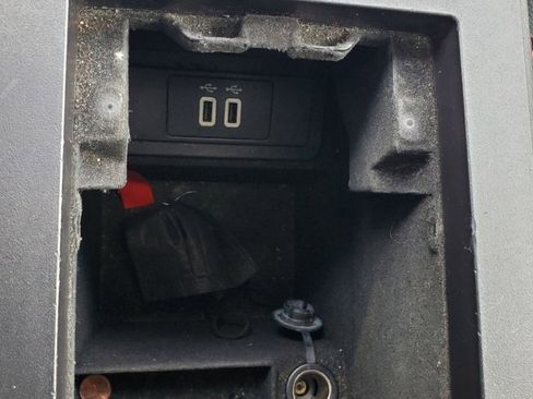 Used 2019 Lincoln MKT AWD image 26