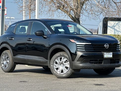 New 2026 Nissan Kicks S image 2