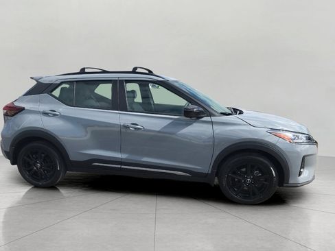 Used 2024 Nissan Kicks SR w/ SR Premium Package FWD image 10