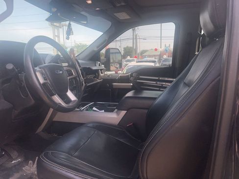 Used 2019 Ford F250 Lariat w/ Lariat Ultimate Package AWD/4WD image 8