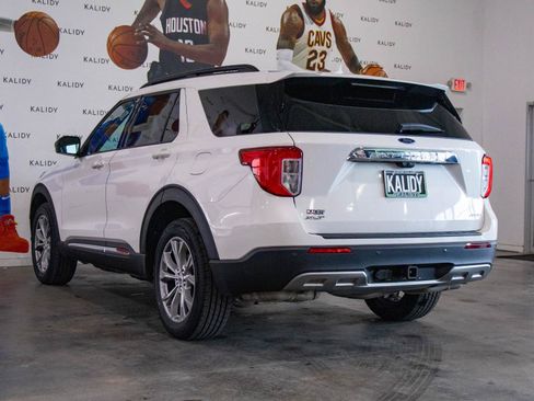 Used 2023 Ford Explorer XLT w/ Equipment Group 202A AWD/4WD image 21