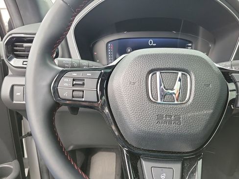 Used 2025 Honda Pilot Black Edition image 18