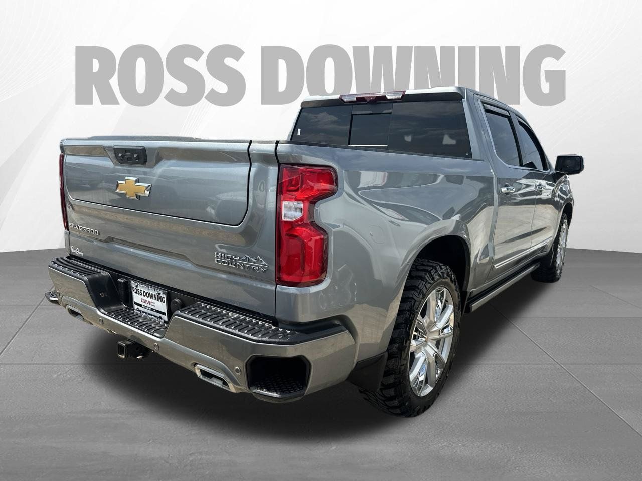 Used 2025 Chevrolet Silverado 1500 High Country AWD/4WD image 4