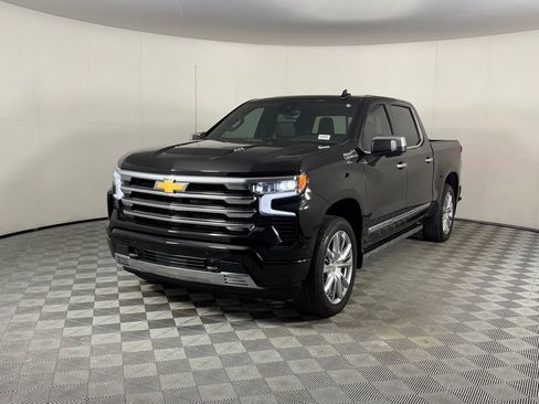 Used 2024 Chevrolet Silverado 1500 High Country AWD/4WD image 4