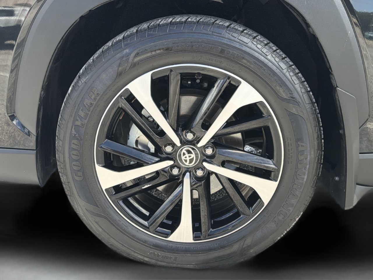 Used 2024 Toyota Corolla Cross AWD Hybrid w/ Convenience Package image 33