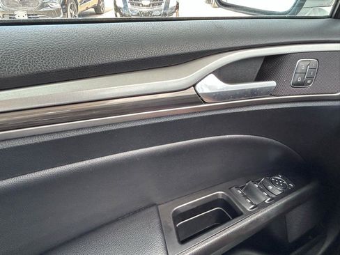 Used 2019 Ford Fusion SEL FWD image 29