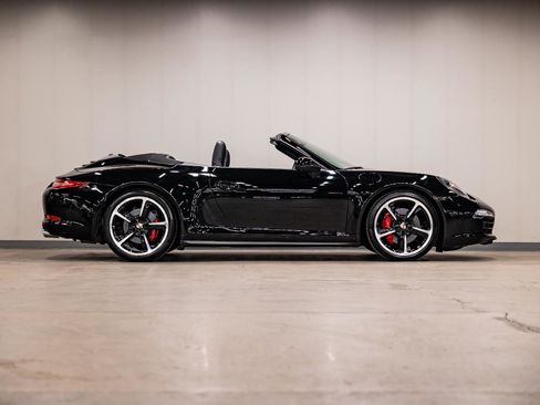Used 2013 Porsche 911 Carrera 4S image 12