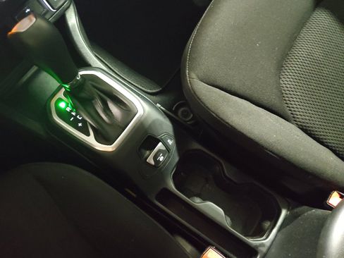 Used 2020 Jeep Renegade Altitude FWD image 26