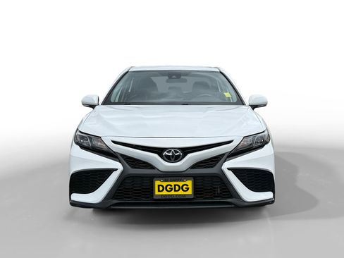 Used 2023 Toyota Camry SE image 8