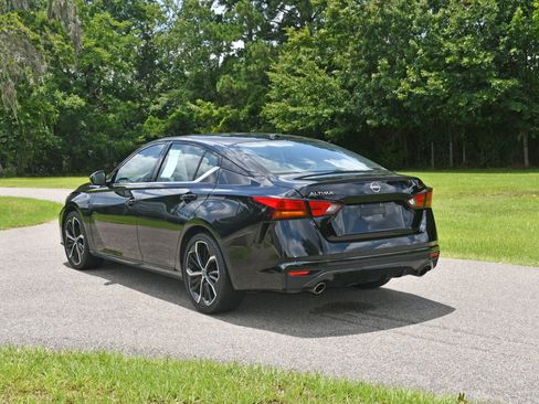 Used 2024 Nissan Altima 2.5 SR FWD image 3
