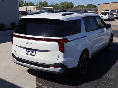 New 2026 Kia Carnival EX FWD image 5