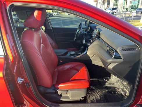 Certified 2022 Toyota Camry SE image 32