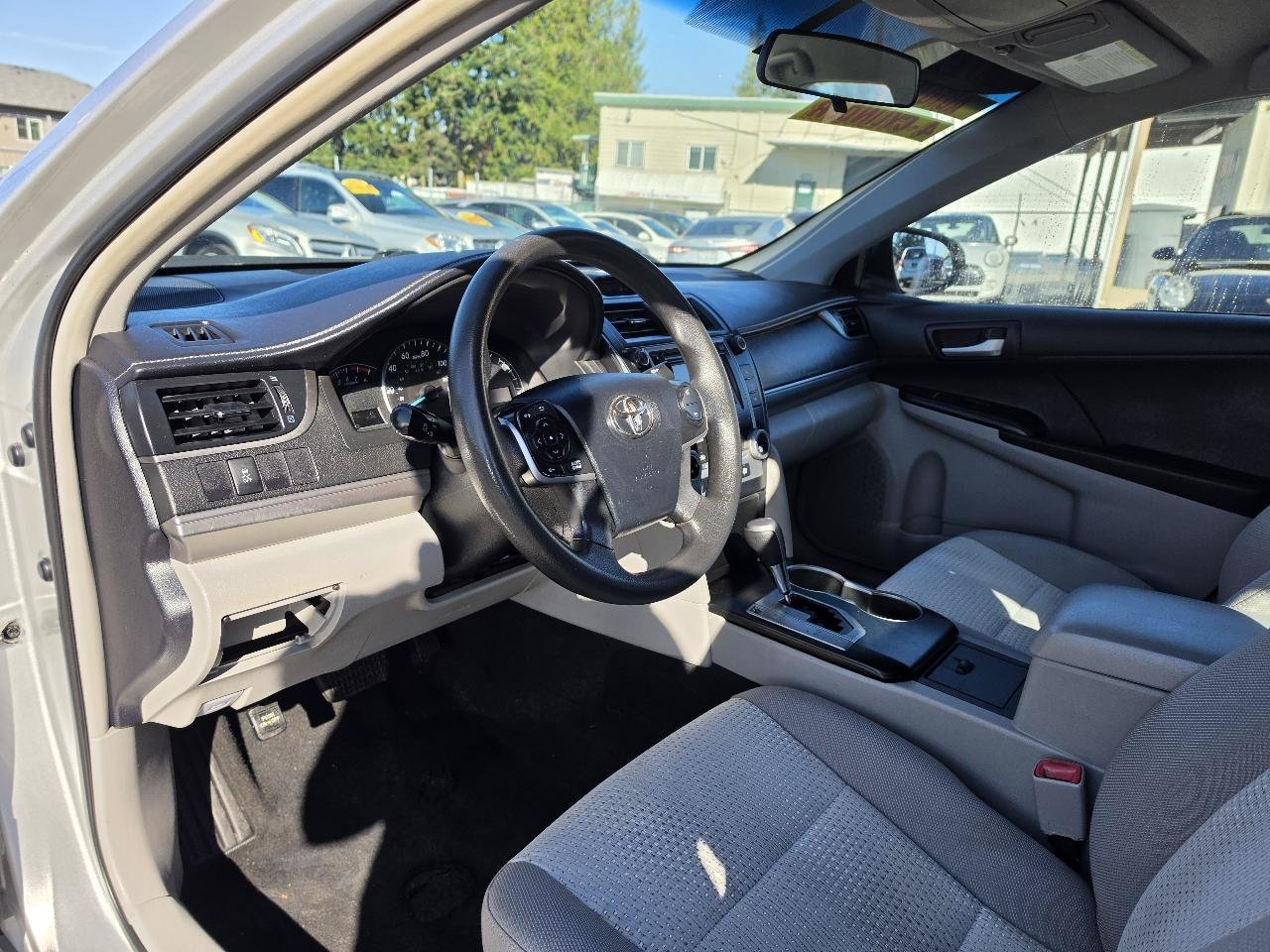 Used 2012 Toyota Camry LE FWD image 11