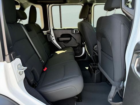 Used 2021 Jeep Wrangler Unlimited Sport image 28