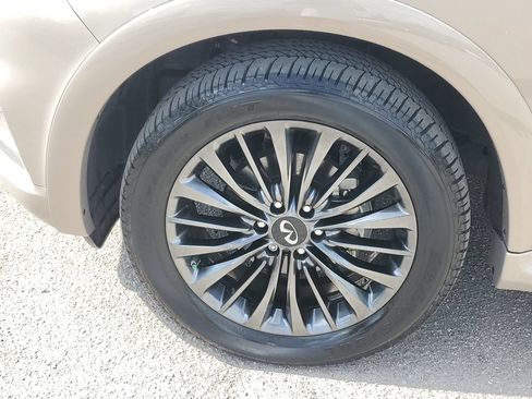 Used 2023 INFINITI QX80 Sensory w/ Cargo Package AWD/4WD image 12