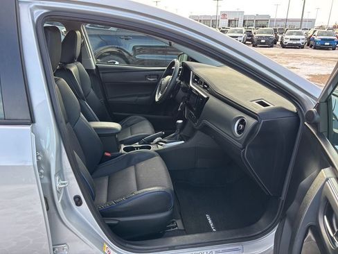 Used 2017 Toyota Corolla SE image 36