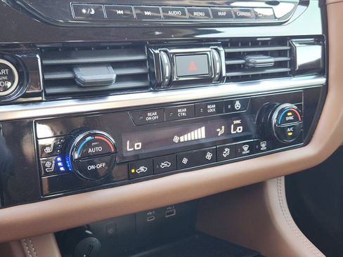 Used 2023 Nissan Pathfinder Platinum w/ Cargo Package FWD image 27
