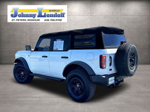 Used 2023 Ford Bronco Wildtrak image 3