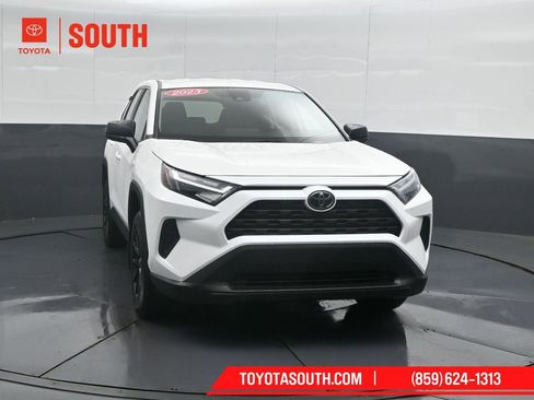 Used 2023 Toyota RAV4 LE FWD image 5