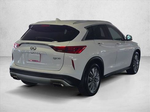 Used 2020 INFINITI QX50 Luxe w/ Navigation Package FWD image 5