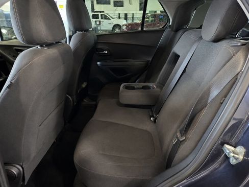 Used 2018 Chevrolet Trax LS w/ LPO, Cargo Package FWD image 37