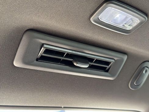 Used 2026 Cadillac Escalade ESV Luxury RWD image 21