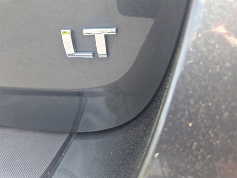 Used 2017 Chevrolet Equinox LT w/ Convenience Package image 28