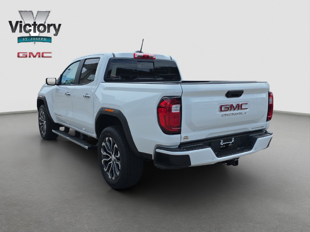 Used 2024 GMC Canyon Denali AWD/4WD image 15