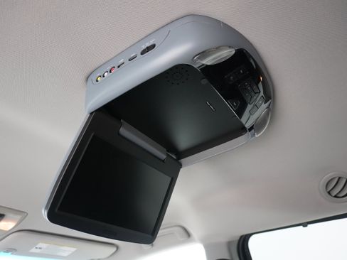 Used 2016 Toyota Sienna SE FWD image 15