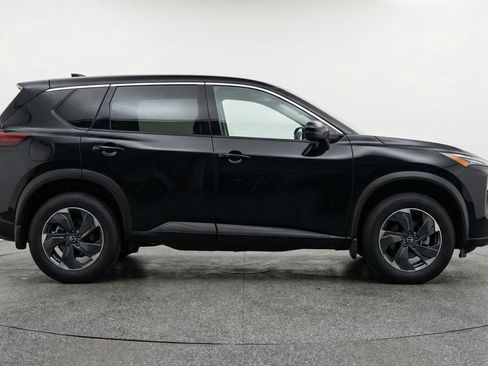 Used 2025 Nissan Rogue SV image 11