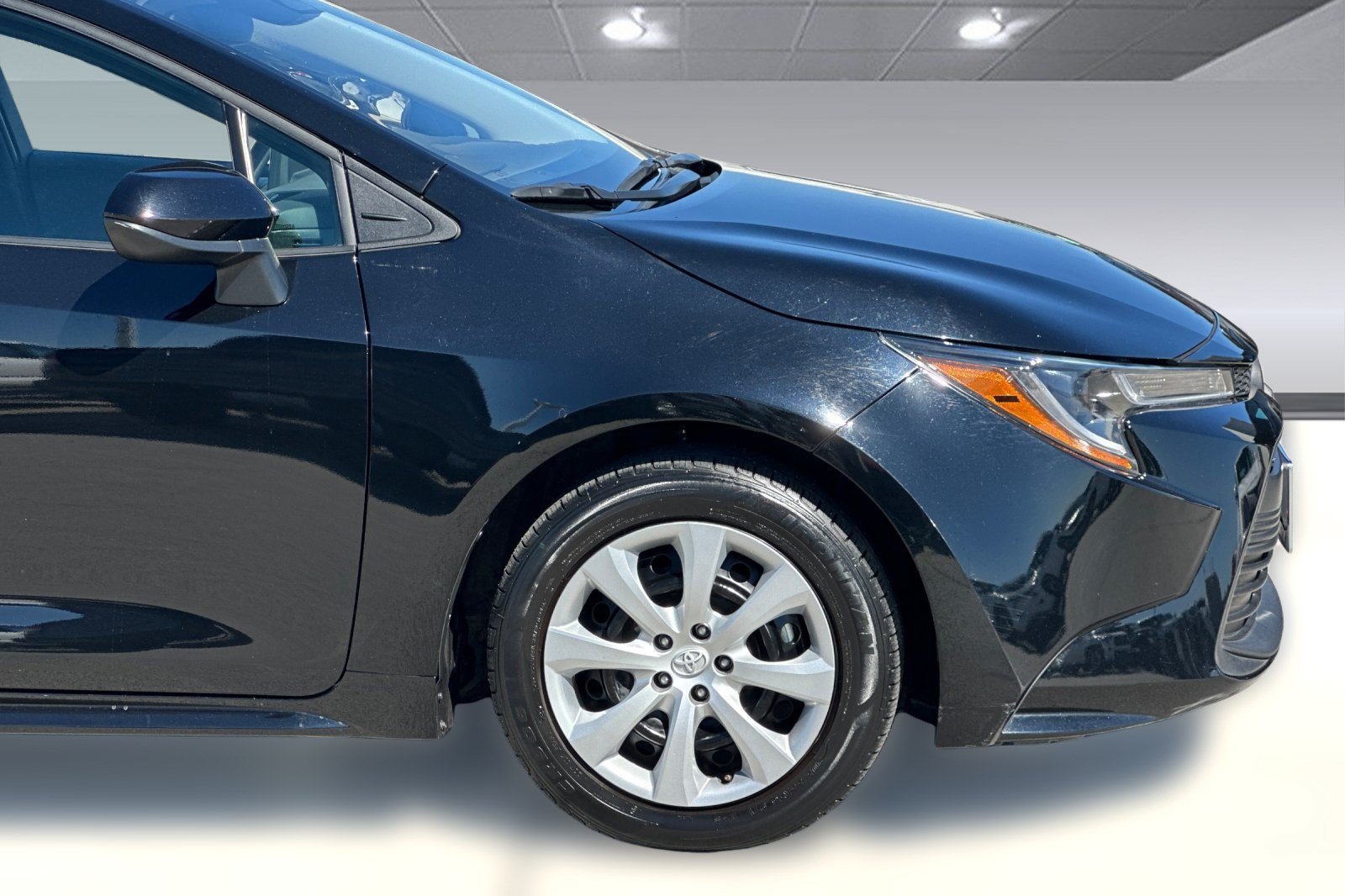 Used 2024 Toyota Corolla LE FWD image 33