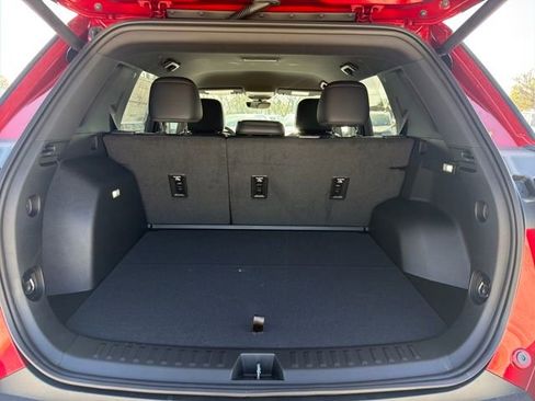 New 2026 Chevrolet Equinox ACTIV w/ Convenience Package III FWD image 10