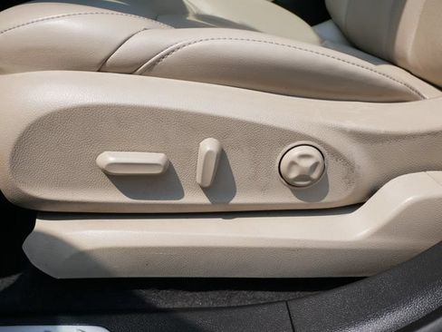 Used 2018 Buick Envision Essence AWD/4WD image 13