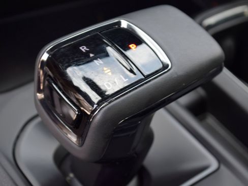 Used 2025 GMC Sierra 1500 AT4 w/ AT4 Premium Package AWD/4WD image 10