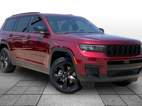 Used 2023 Jeep Grand Cherokee L Altitude AWD/4WD image 2
