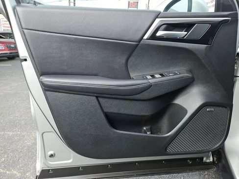 Used 2025 Mitsubishi Outlander SE AWD/4WD image 14