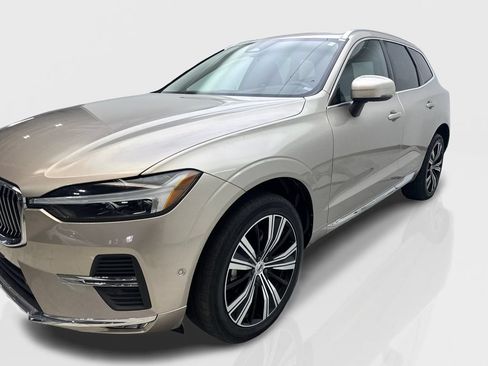 Used 2023 Volvo XC60 B5 Plus FWD image 11