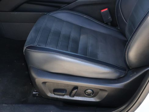 Used 2024 Mitsubishi Outlander SE image 14