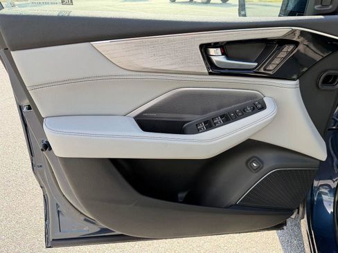 New 2026 Acura MDX SH-AWD w/Advance image 7