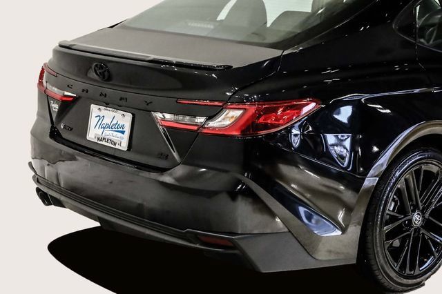 Used 2025 Toyota Camry SE w/ Convenience Package FWD image 7