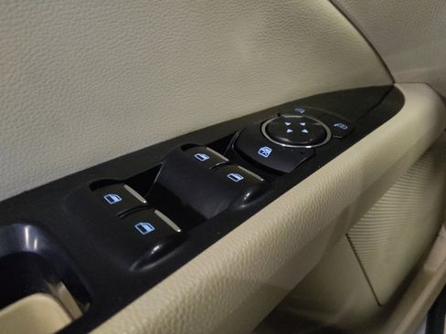 Used 2016 Ford Fusion SE w/ Equipment Group 202A FWD image 27