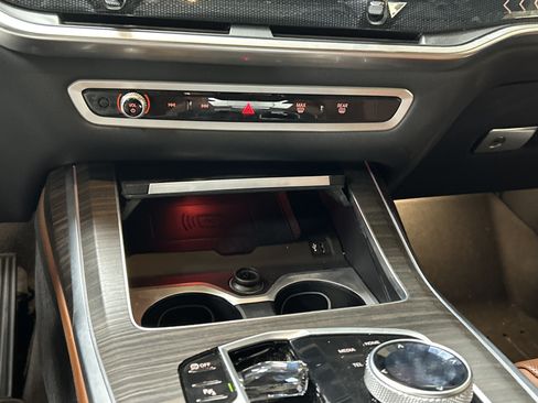 Used 2024 BMW X7 xDrive40i w/ Executive Package AWD/4WD image 35