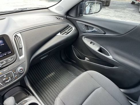 Used 2025 Chevrolet Malibu RS FWD image 15