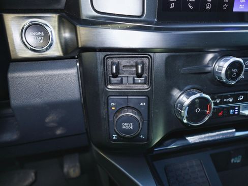 Used 2024 Ford F250 Lariat w/ Sport Appearance Package image 25